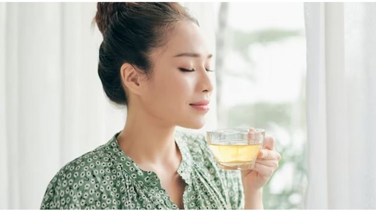 Menyamarkan kerutan dengan meminum kolagen, begini trik bikin minuman antipenuaan cuma pakai sayuran