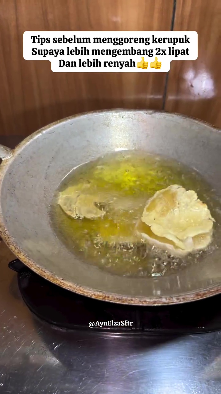 Bukan dijemur seharian, wanita ini bagikan cara goreng kerupuk agar mengembang 2 kali lipat