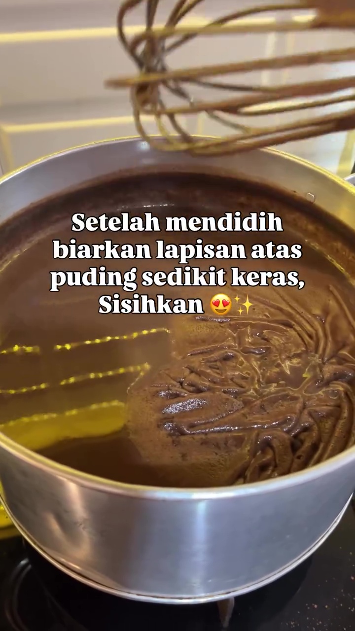 Ingin permukaan puding lebih halus ketika dicetak? Coba pakai trik ini agar hasilnya lebih cantik