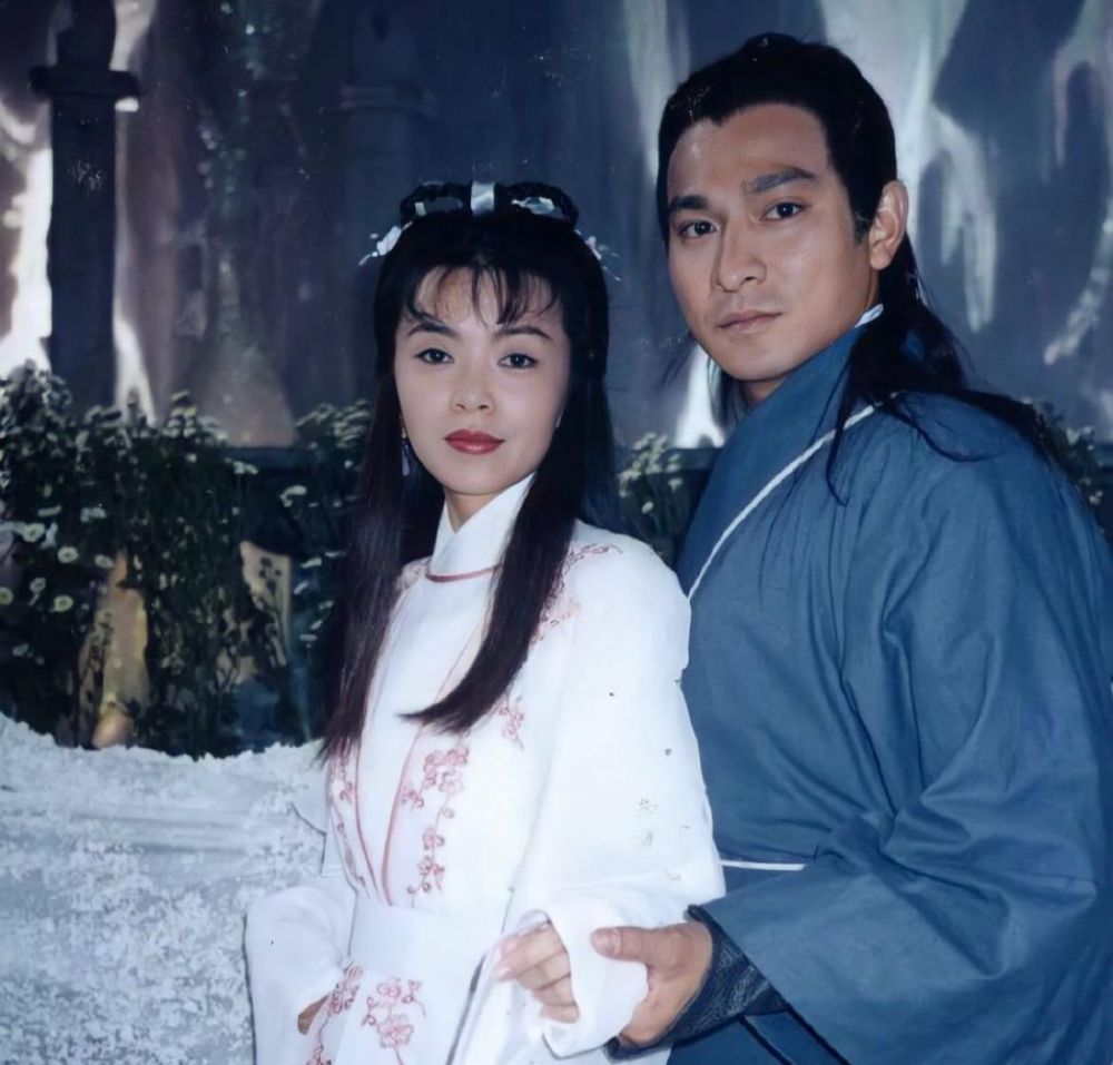 Pesonanya bikin Andy Lau klepek-klepek, 11 potret lawas Idy Chan Bibi Lung yang legendaris
