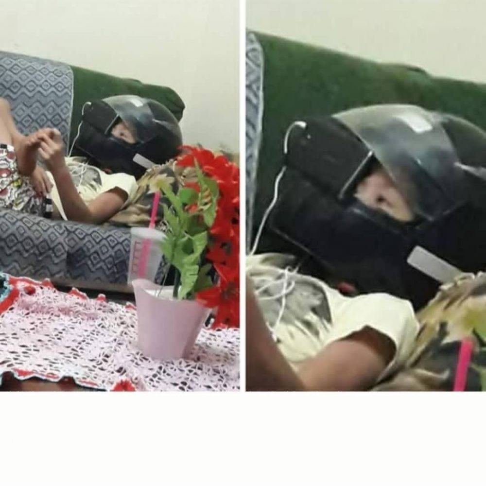 15 Life hack nyeleneh buat nonton di hp, solusi antipegal buat para pecinta rebahan