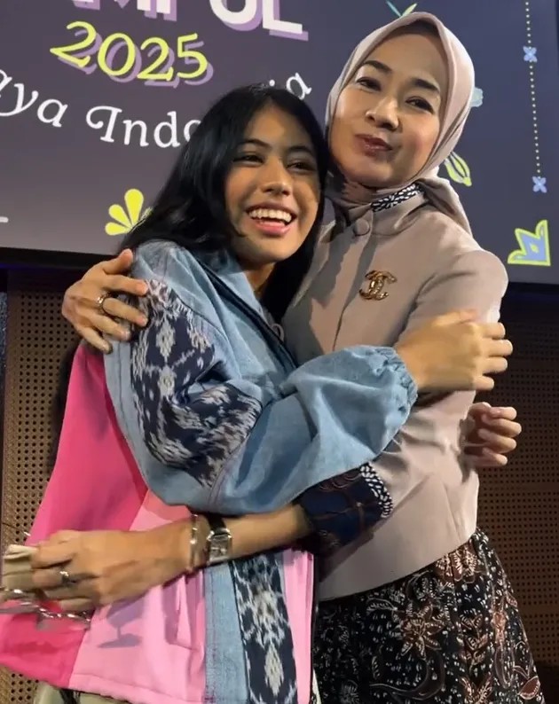 Ikuti jejak sang ibu, 7 potret Savannah Rachbini, anak Alya Rohali lolos finalis GADIS SAMPUL 2025