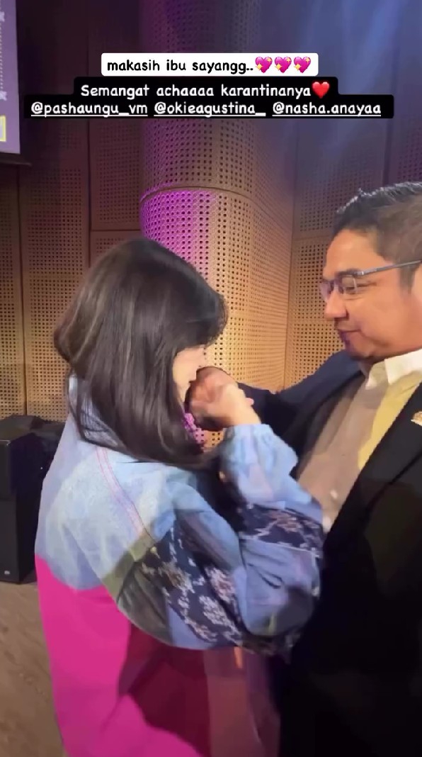 7 Potret Nasha anak Pasha-Okie Agustina lolos finalis Gadis Sampul, bahagia didampingi tiga orang tua