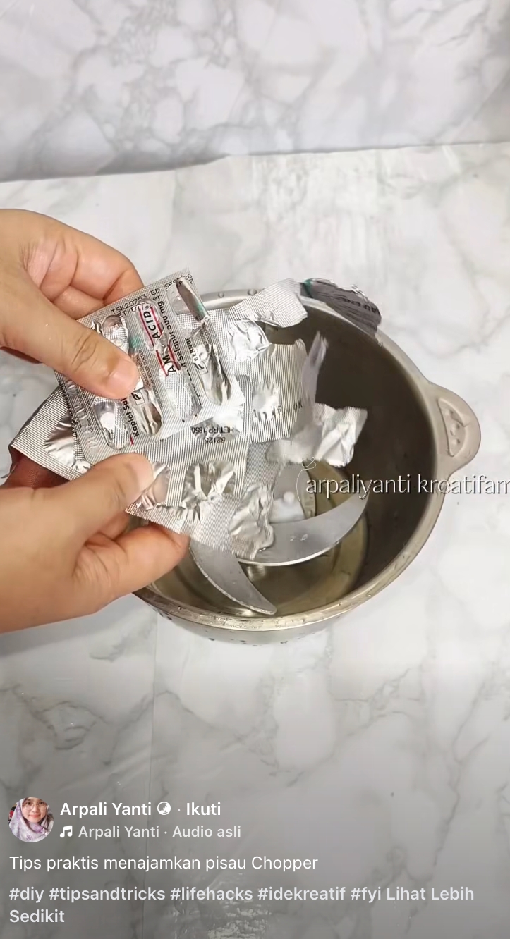 Cara menajamkan pisau chopper dalam 30 detik tanpa cangkang telur, cuma pakai sampah ini