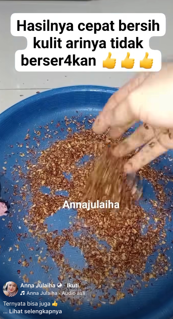 Cara cepat mengupas kulit ari kacang tanah sangrai pakai jaring buah, tangan nggak pegal
