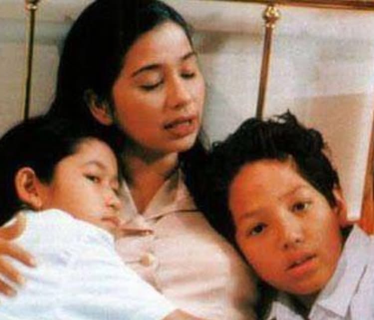 29 tahun berlalu, ini 5 potret Ayu Azhari reuni bareng aktor cilik di sinetron Noktah Merah Perkawinan