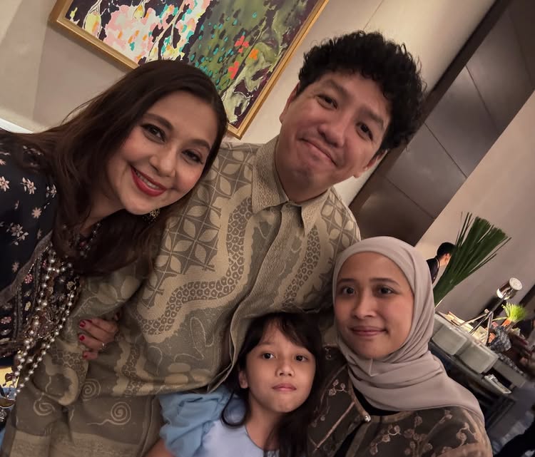 Ayu Azhari reuni bareng pemeran anak di Noktah Merah Perkawinan &copy; 2025 brilio.net
