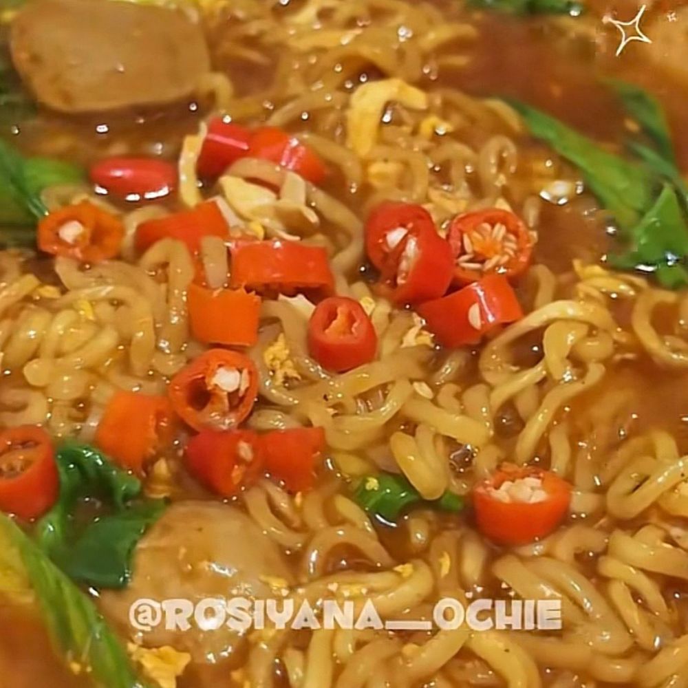 9 Resep mie nyemek pedas dengan cita rasa bold dan creamy, mantap dan super nagih di setiap suapan