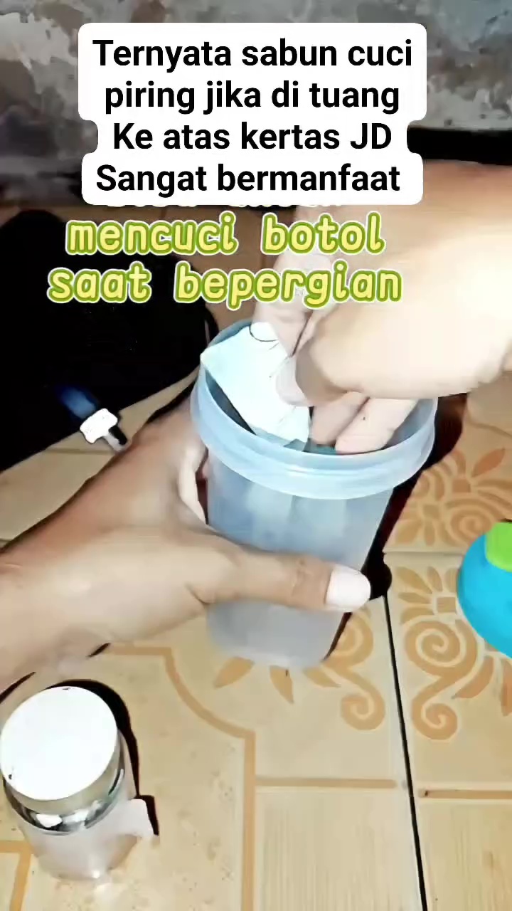 Tak perlu bawa stok sabun di botol, wanita ini bagikan trik praktis cuci perabot dapur saat bepergian