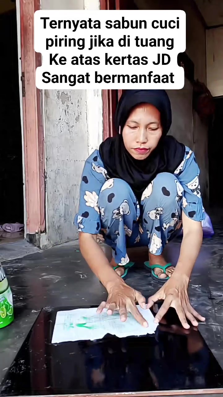 Tak perlu bawa stok sabun di botol, wanita ini bagikan trik praktis cuci perabot dapur saat bepergian