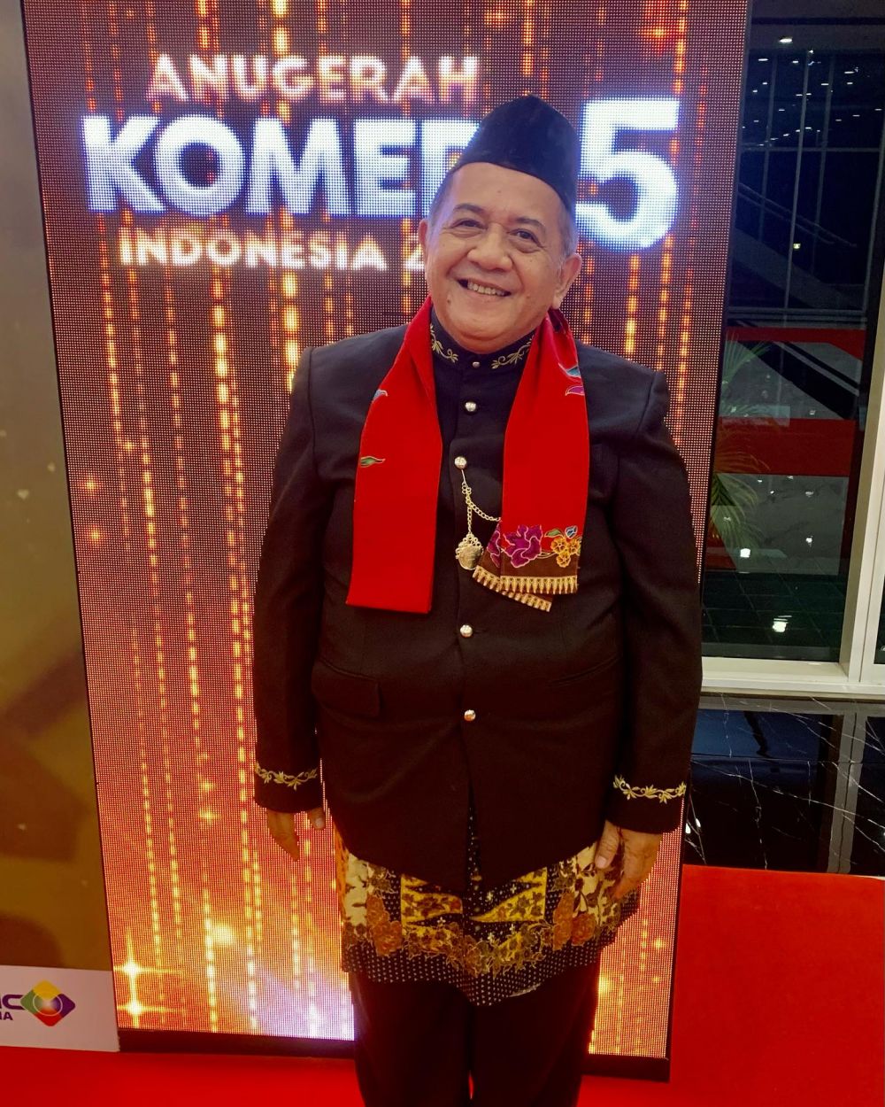 Dulu bintang lenong rumpi, Harry De Fretes kini banting stir jualan bubur ayam, 9 potret terbarunya