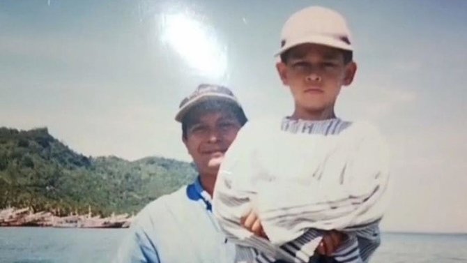 Pipi chubby-nya gemesin, begini 9 potret masa kecil Rangga Azof