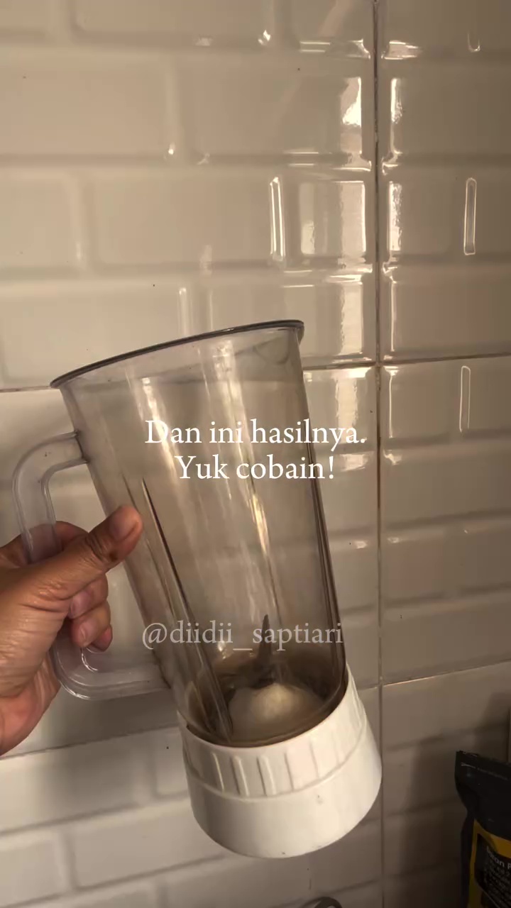 Cara mudah menghilangkan bercak air di gelas blender biar lebih bening, kuncinya di 2 bahan dapur ini