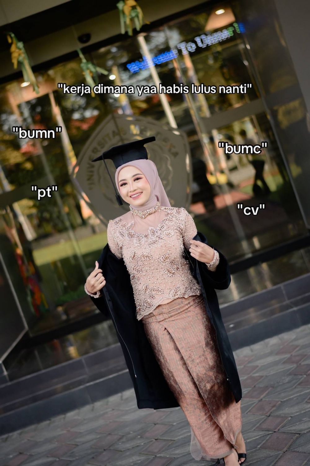 Lulus sarjana, wanita ini bangga nggak berkarier di kantor, pamer kerjaannya jadi penjual es teh