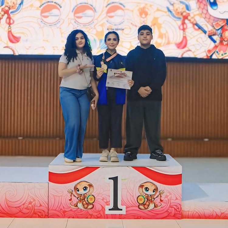 Jadi atlet di usia 50 tahun, ini 9 potret Krisdayanti kembali raih emas di kejurnas wushu