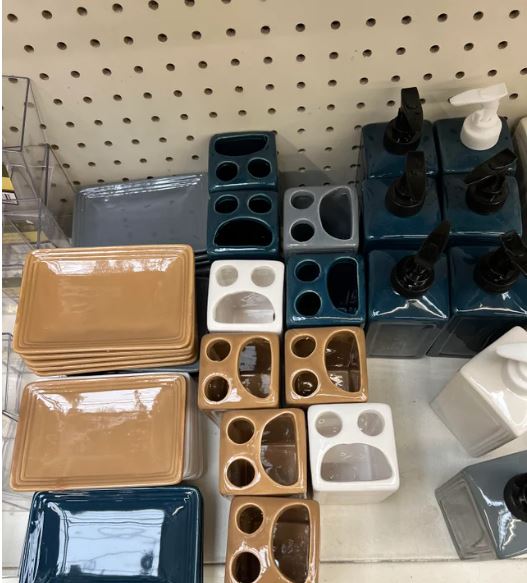 11 Potret wadah ini punya ekspresi mirip wajah manusia, penampakannya bikin mikir keras