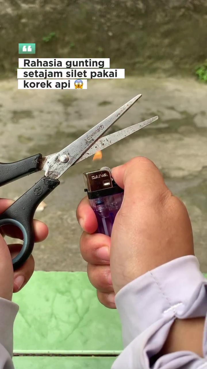 Nggak perlu lagi repot cari batu asahan, ini cara praktis menajamkan gunting yang tumpul 
