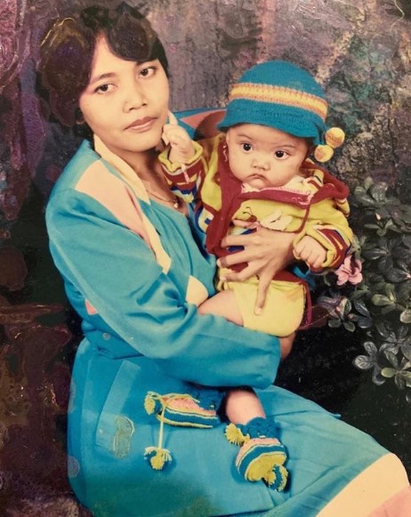 Paras imut Happy Asmara manglingi, begini potret lawas 7 biduan koplo saat masih kecil