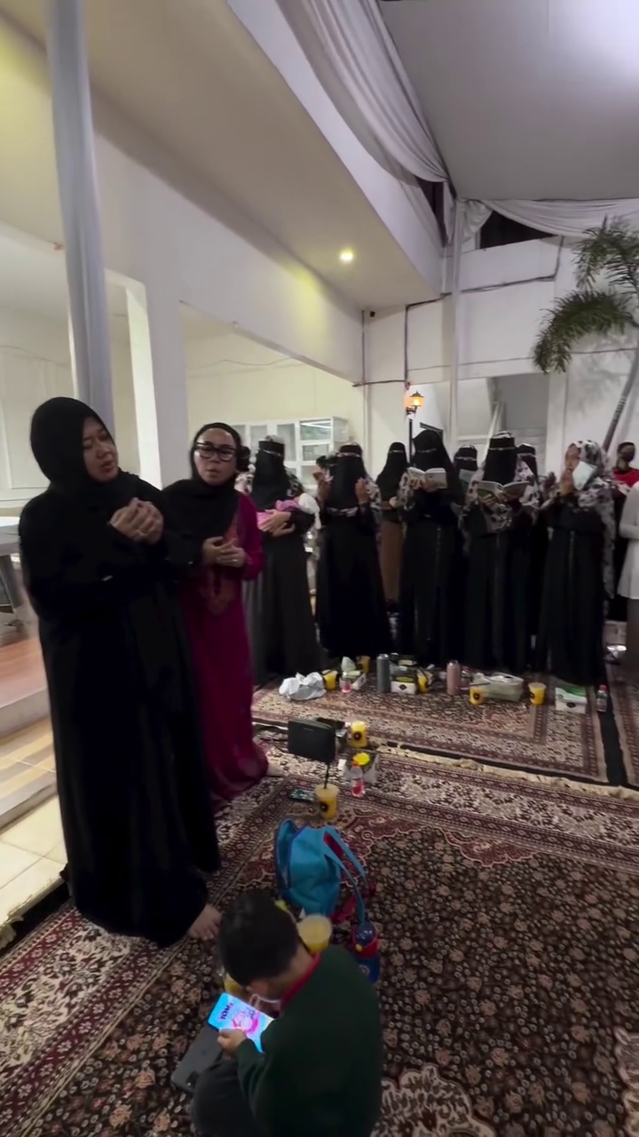 9 Momen akikah anak pertama Adiba Khanza dan Egy Maulana Vikri, digelar sederhana di rumah