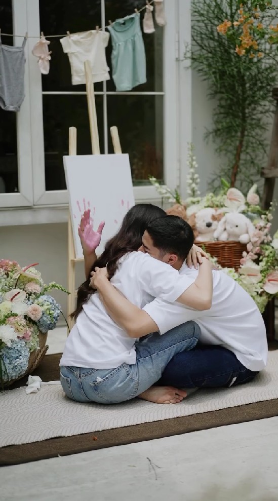 Konsepnya nggak neko-neko, ini 9 potret gender reveal anak pertama Alyssa Daguise dan Al Ghazali