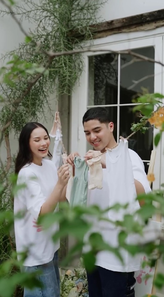 Konsepnya nggak neko-neko, ini 9 potret gender reveal anak pertama Alyssa Daguise dan Al Ghazali