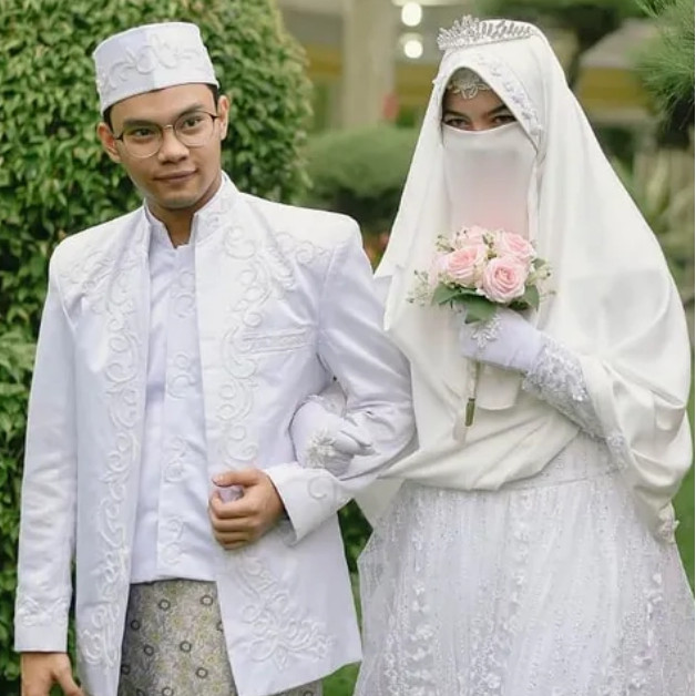 Pengakuan Insanul Fahmi sengaja bohongi istri soal poligami, tujuannya biar istri berubah lembut