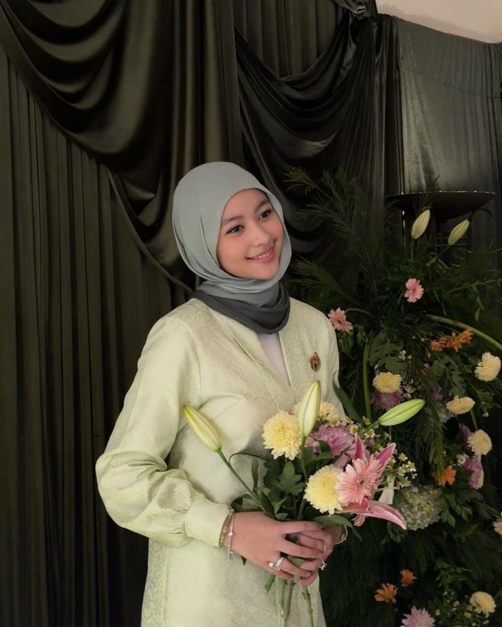 lamaran Rafi Akbar anak Annisa Trihapsari &copy; Instagram