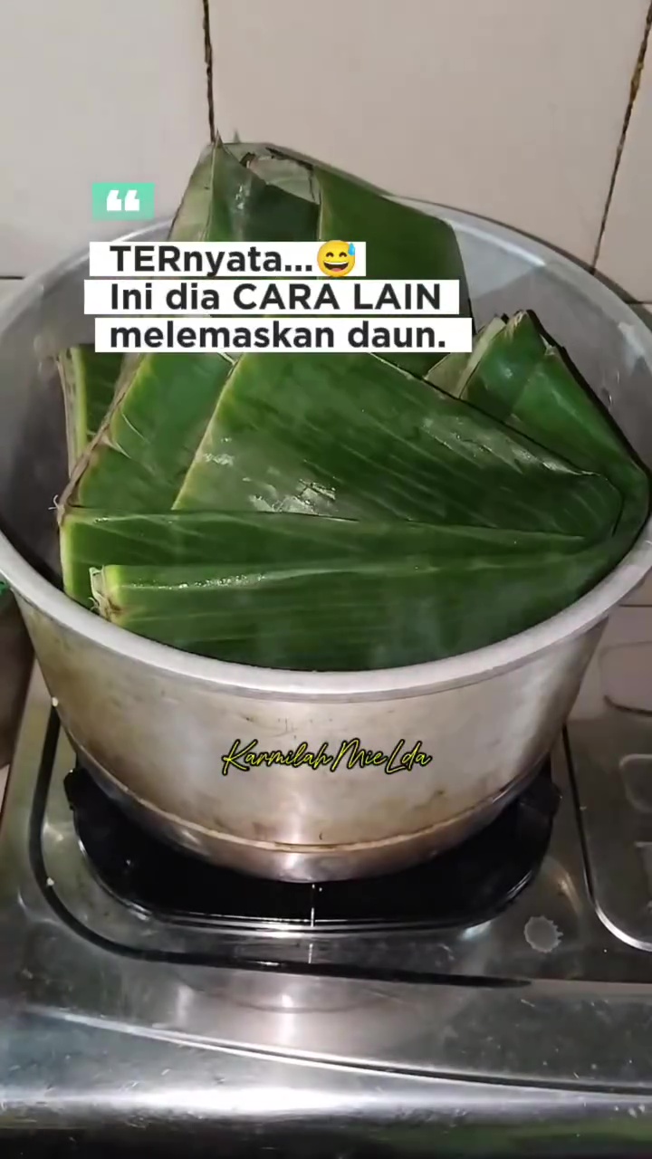 Ingin bikin daun pisang lebih lunak dan tak mudah sobek saat dipakai? Coba pakai trik baru ini