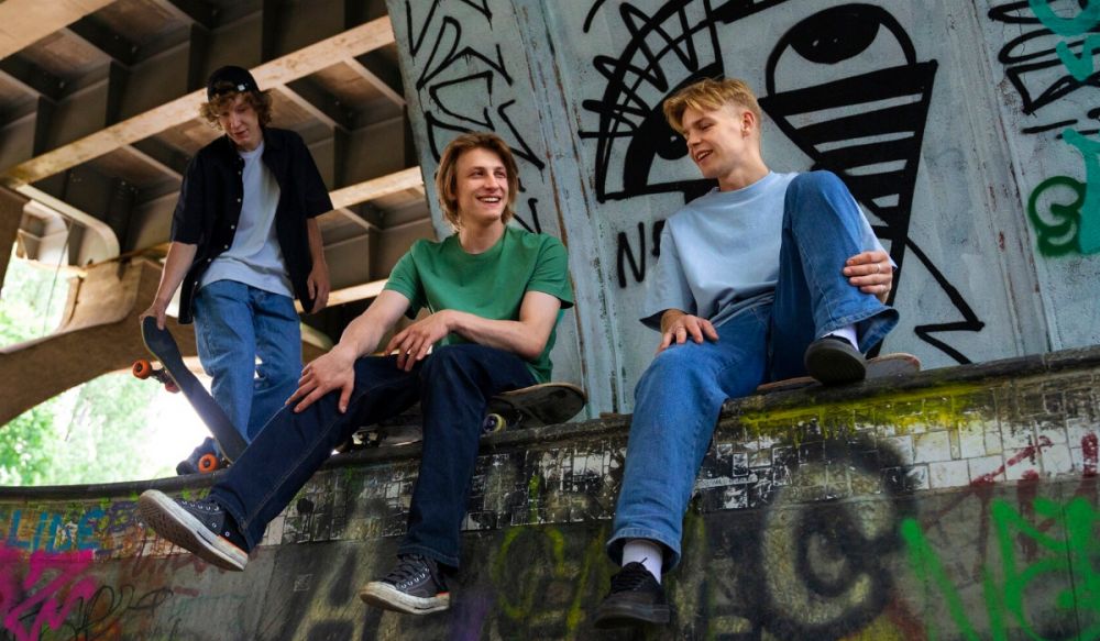 100 Kata-kata lucu anak muda penuh realita, ketawa sambil mikir