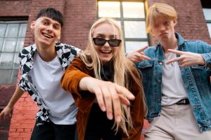 100 Kata-kata lucu anak muda penuh realita, ketawa sambil mikir