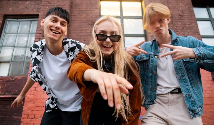 100 Kata-kata lucu anak muda penuh realita, ketawa sambil mikir