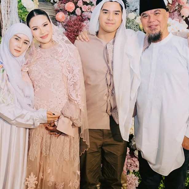 9 Potret acara tasyakuran 4 bulan kehamilan Alyssa Daguise, sikap Al Ghazali ke Mulan tuai sorotan