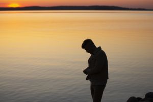 100 Kata-kata sedih lelah dengan keadaan, bantu lepaskan stres