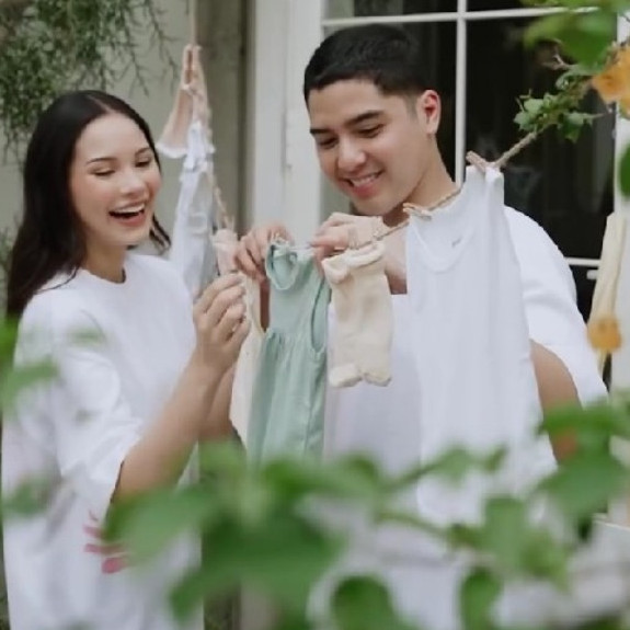 Cerita Al Ghazali dan Alyssa Daguise berdoa minta momongan saat umrah, doa mustajab di Tanah Suci