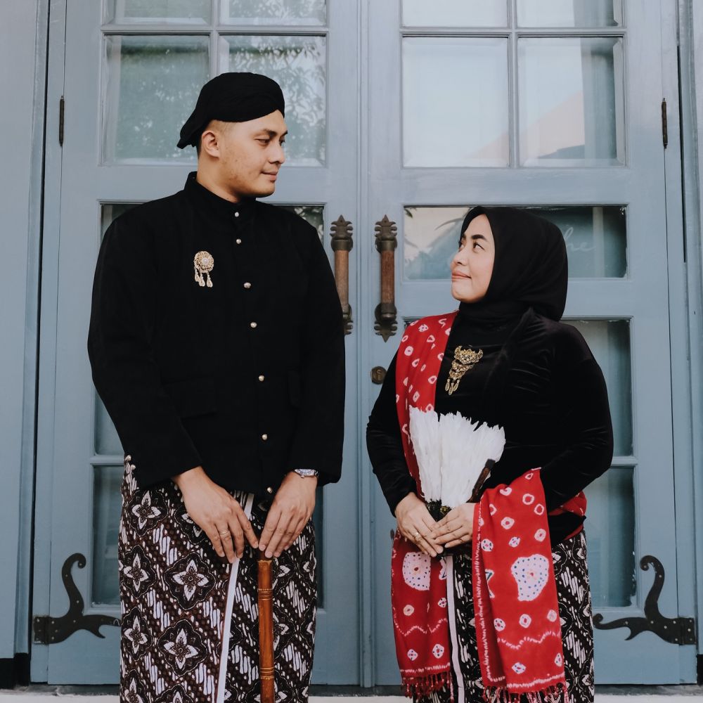 Bak prewedding lagi, ini 7 potret pemotretan Muzdalifah bareng Fadel Islami kenakan busana adat Jawa