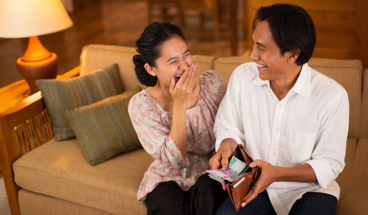 100 Kata-kata gombalan buat suami pas awal bulan, bikin Pak Suami nggak kuat nahan tawa