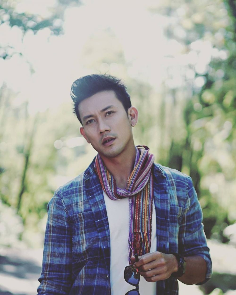 Konsisten dengan kumis tipis, begini 11 foto lawas Denny Sumargo