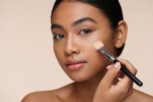 4 Rekomendasi foundation untuk remaja, ringan di wajah dan aman untuk kulit