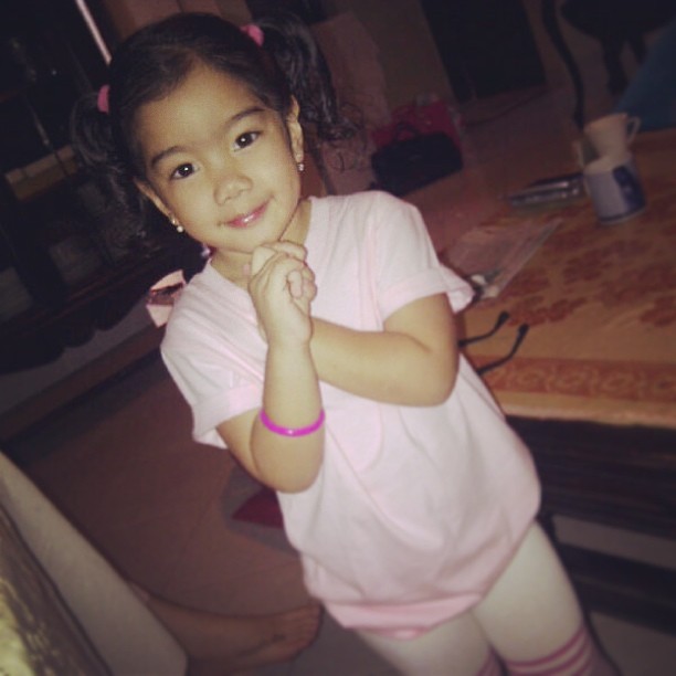 Warisi bakat Sheila Marcia di dunia modeling, ini 9 potret imutnya Leticia Joseph saat masih kecil