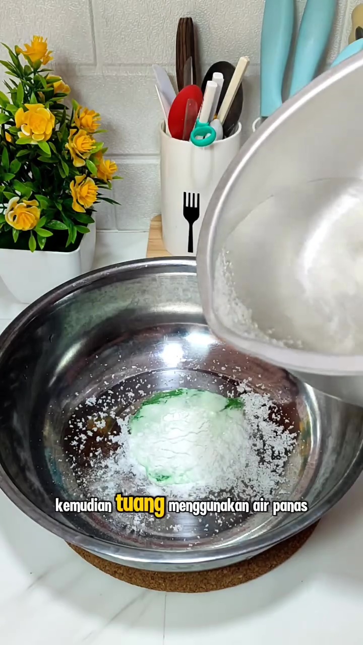 Ternyata semudah ini bersihkan noda di karpet tanpa vakum, modalnya cuma pakai 2 alat dapur