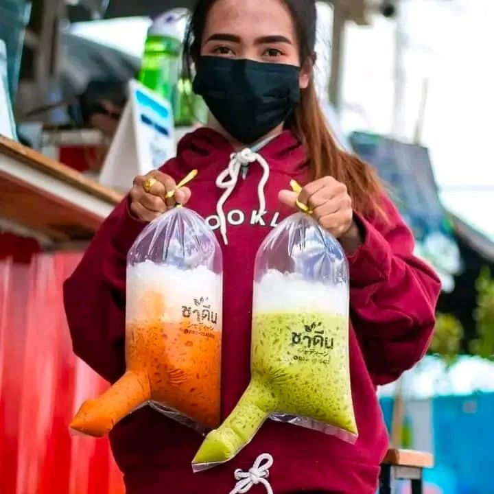 13 Potret minuman di wadah plastik yang super nyeleneh, ada yang tulisannya bikin ngakak