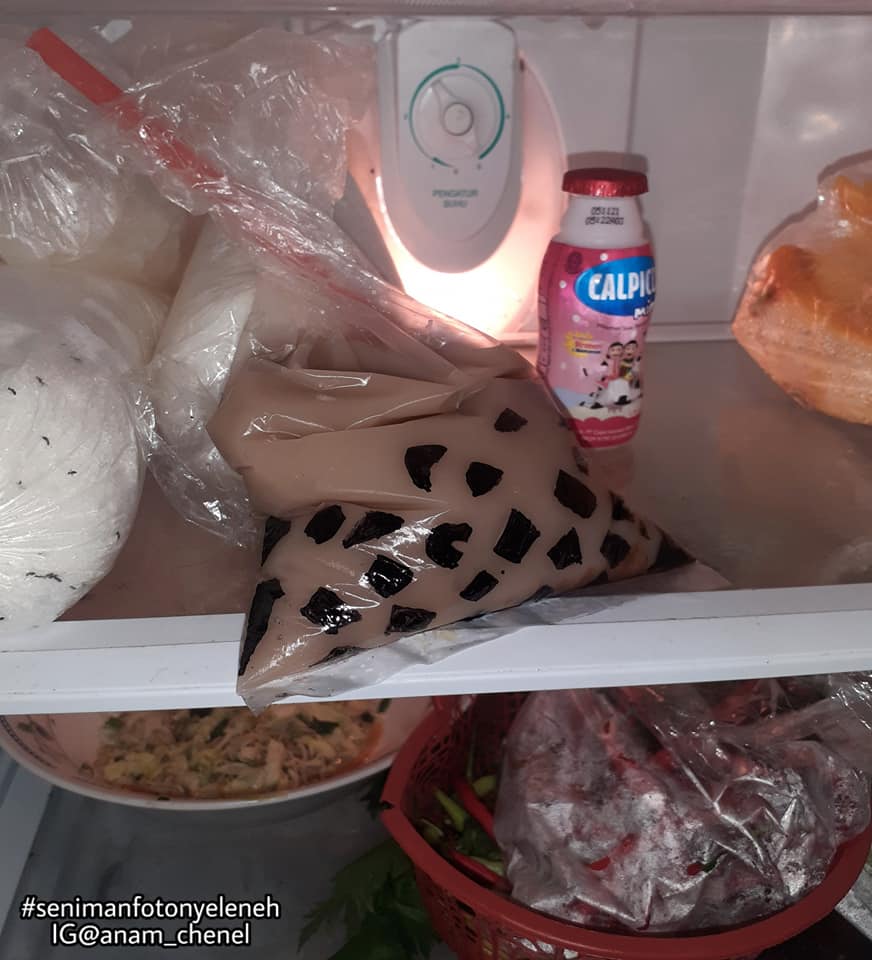 13 Potret minuman di wadah plastik yang super nyeleneh, ada yang tulisannya bikin ngakak