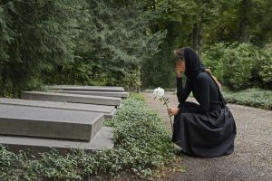 100 Kata-kata sedih ditinggal meninggal dunia, penuh kenangan