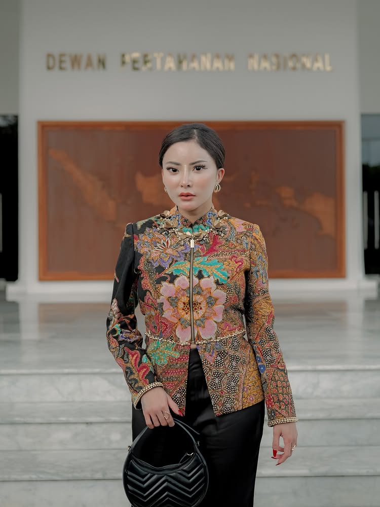 Ayu Aulia eks model majalah dewasa staf kreatif Kemhan &copy; 2025 Instagram
