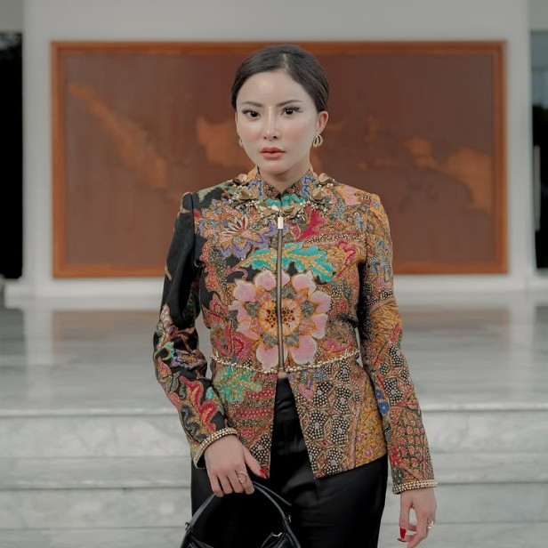 9 Potret Ayu Aulia eks model majalah dewasa yang kini didapuk jadi staf kreatif Kemhan