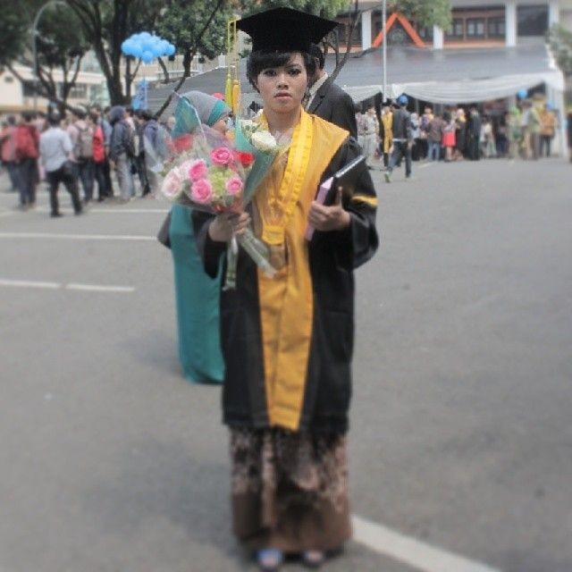 potret lawas penyanyi saat kuliah &copy; instagram