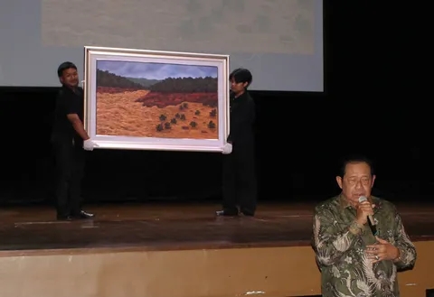 SBY lelang lukisan ciptaannya untuk donasi korban bencana Sumatra, terjual Rp311 juta