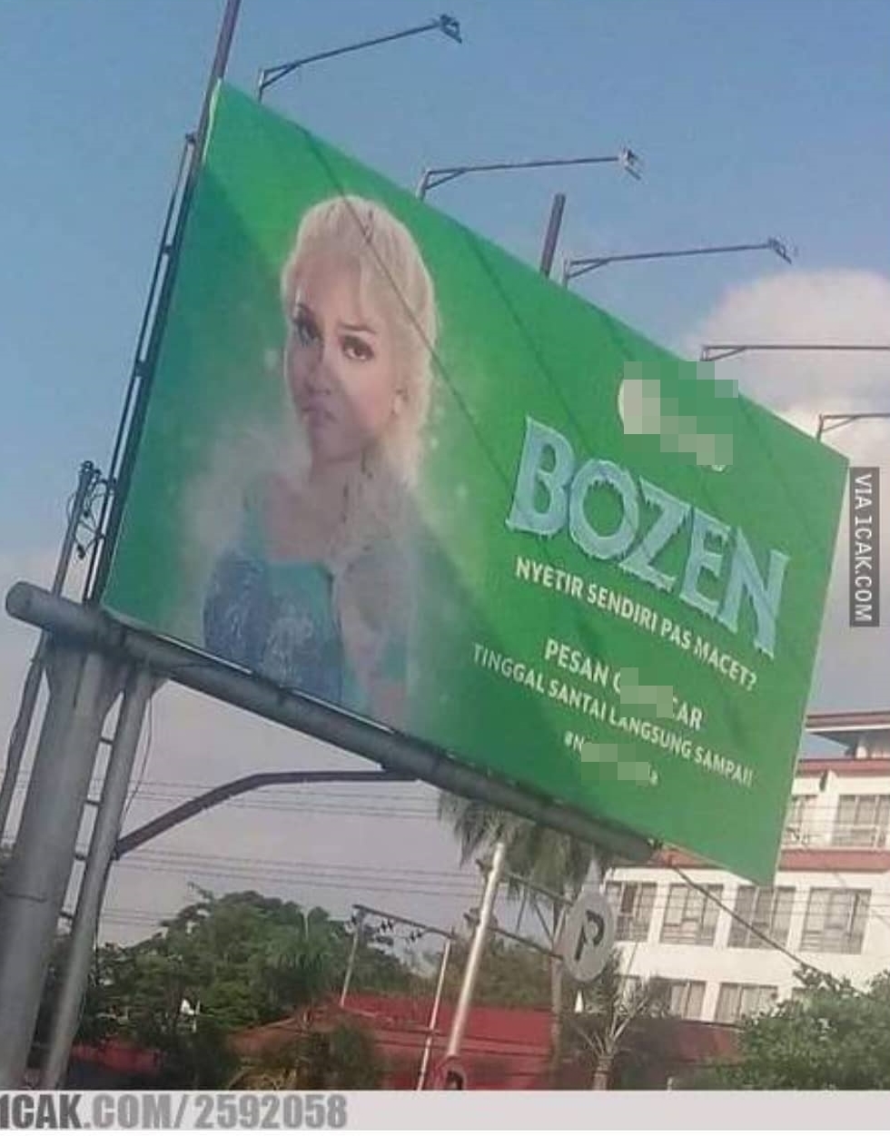 13 Billboard dengan desain paling kreatif, konsepnya out of the box jadi bikin orang melongo