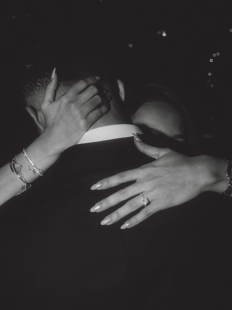 9 Potret Jennifer Coppen dilamar Justin Hubner saat dinner bareng keluarga, captionnya bikin baper