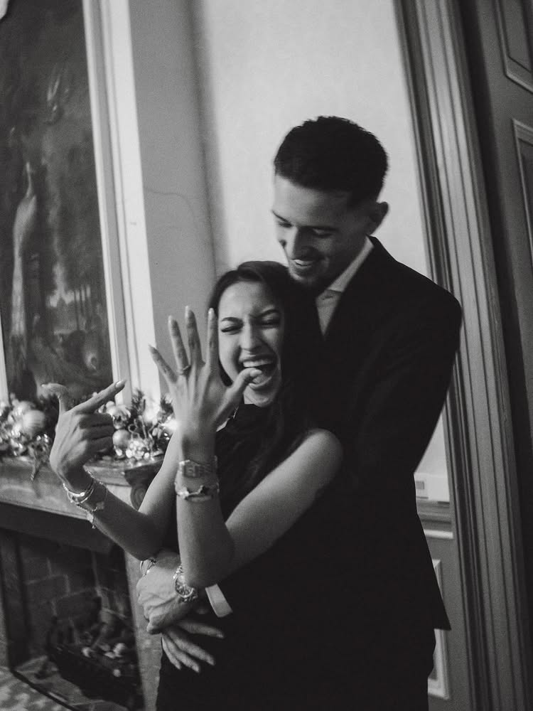 9 Potret Jennifer Coppen dilamar Justin Hubner saat dinner bareng keluarga, captionnya bikin baper